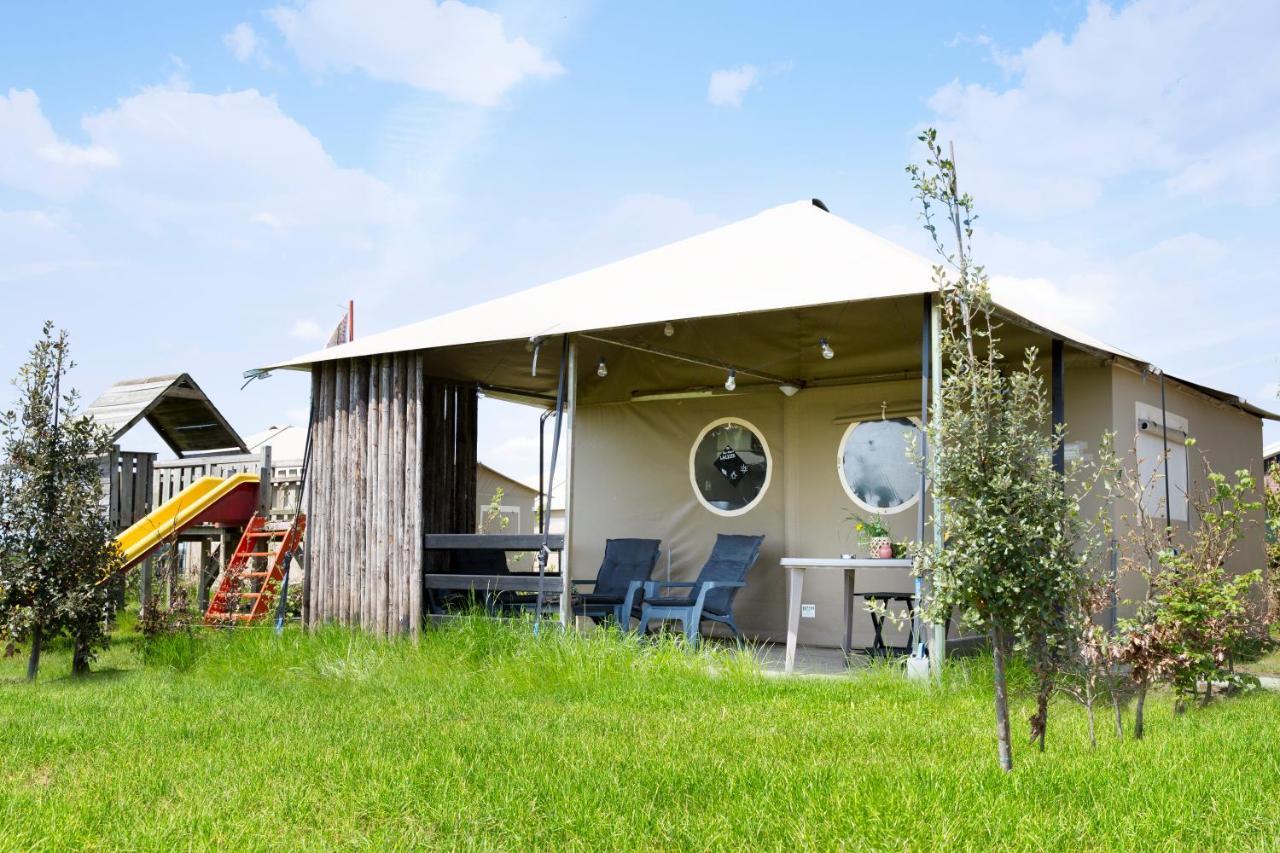 Boerderij Camping Nixhoeve Genderen Kültér fotó